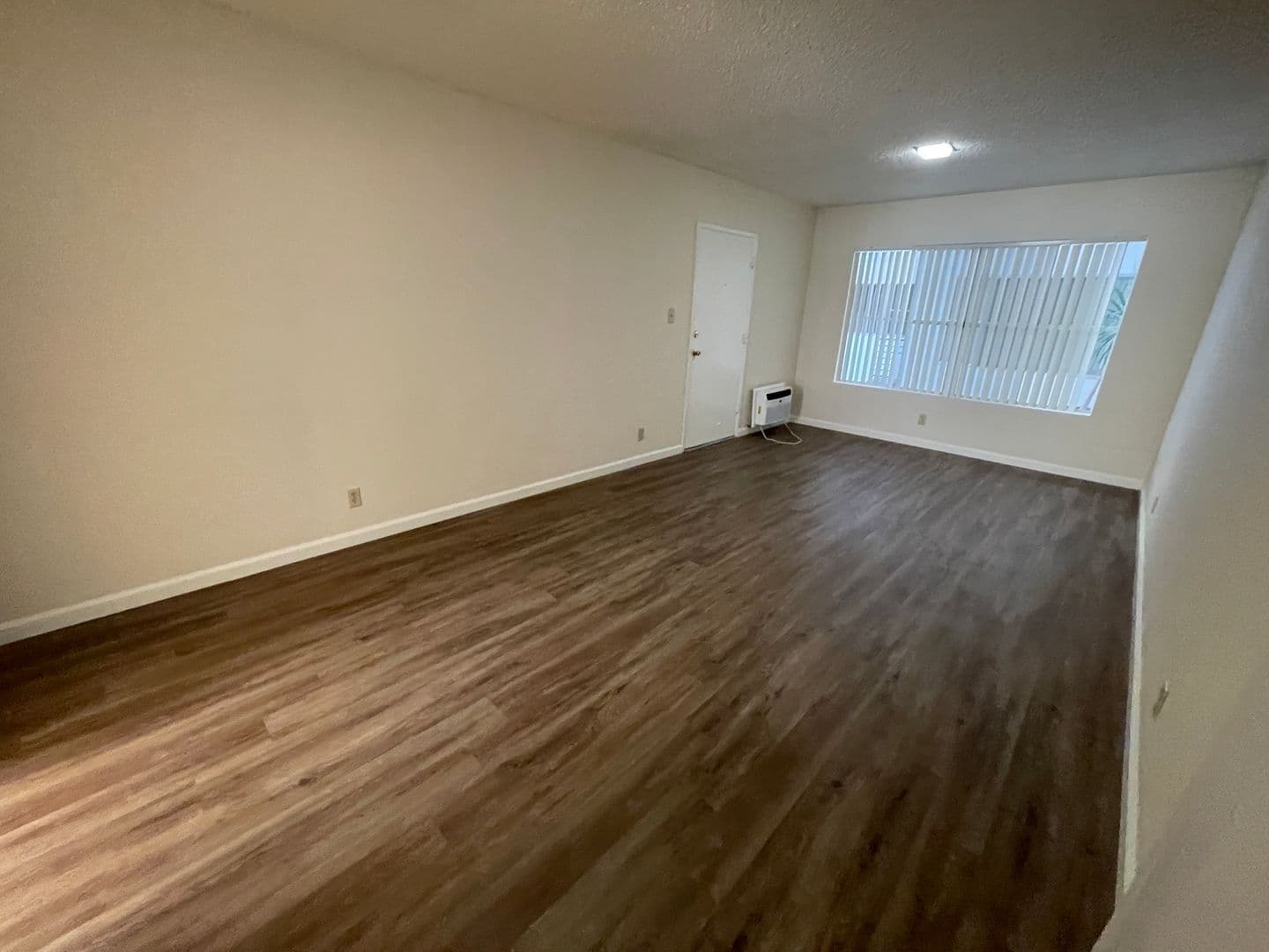 Glendale Apartment: 365 W. Doran St.