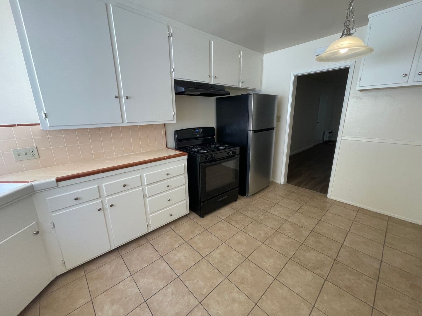 Glendale Apartment: 365 W. Doran St.