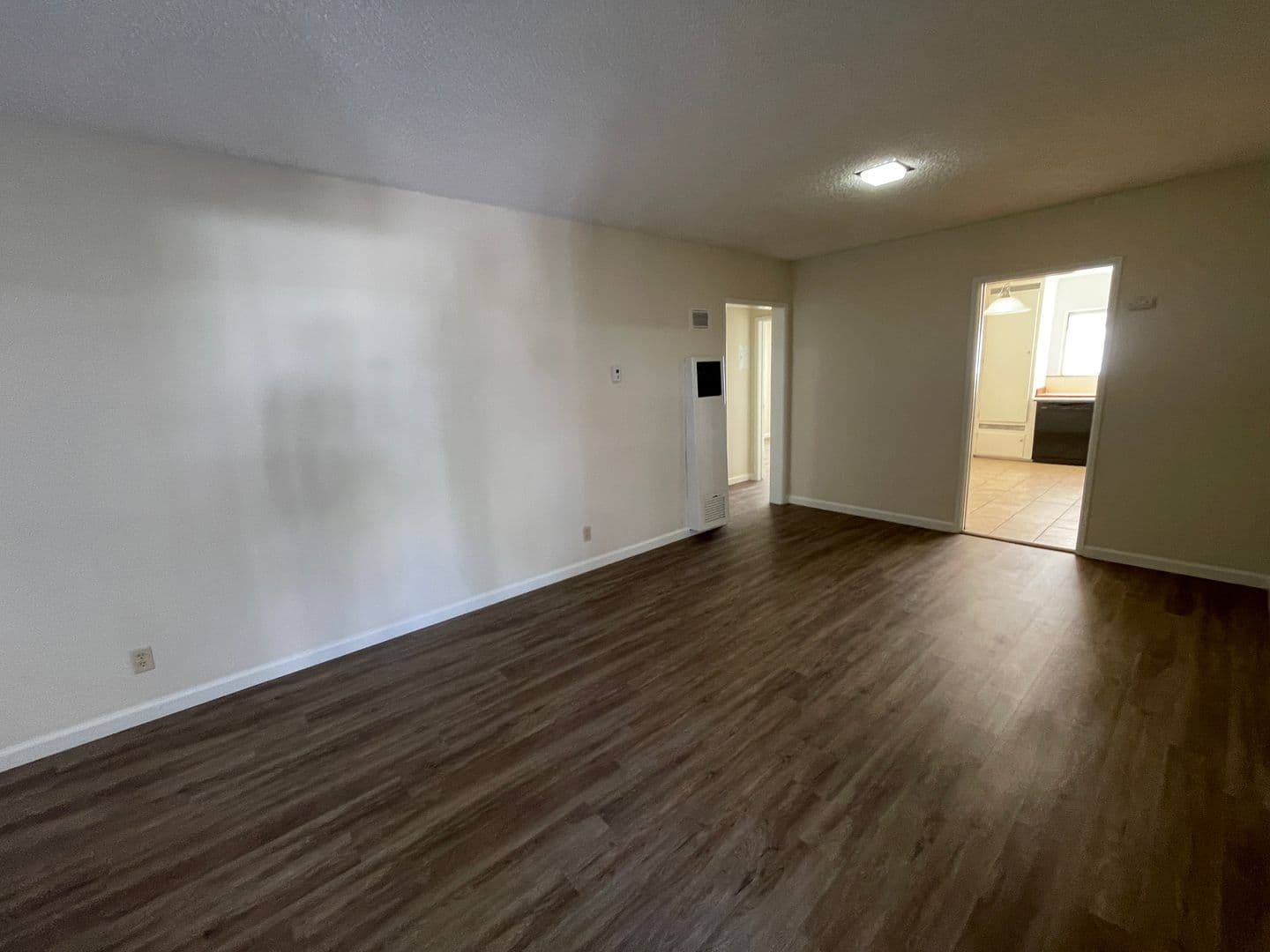 Glendale Apartment: 365 W. Doran St.