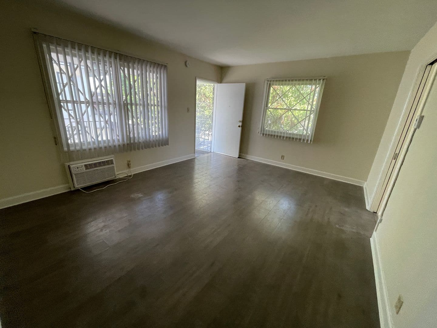 Glendale Apartment: 1114 E. Wilson Ave.