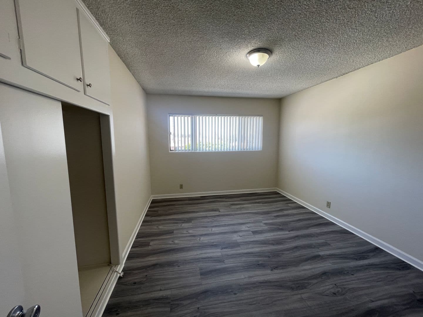 Glendale Apartment: 460 W. Doran St.