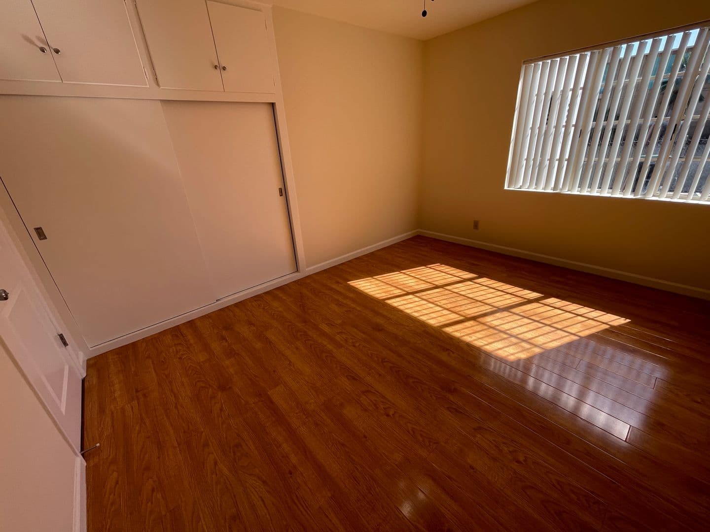 Glendale Apartment: 522 W. Glenoaks Blvd. #B
