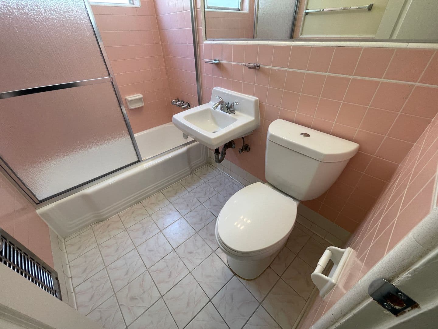 Glendale Apartment: 365 W. Doran St.