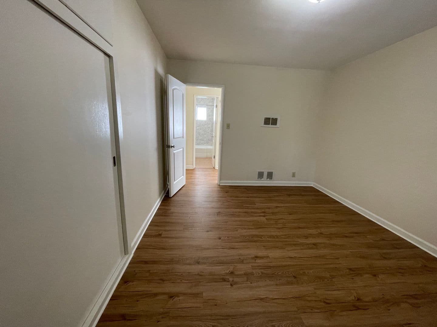 Glendale Apartment: 1114 E. Wilson Ave.