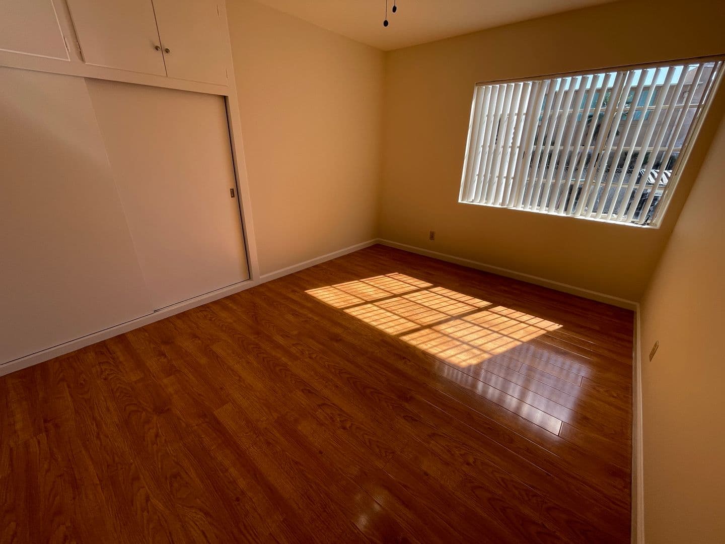 Glendale Apartment: 522 W. Glenoaks Blvd. #B