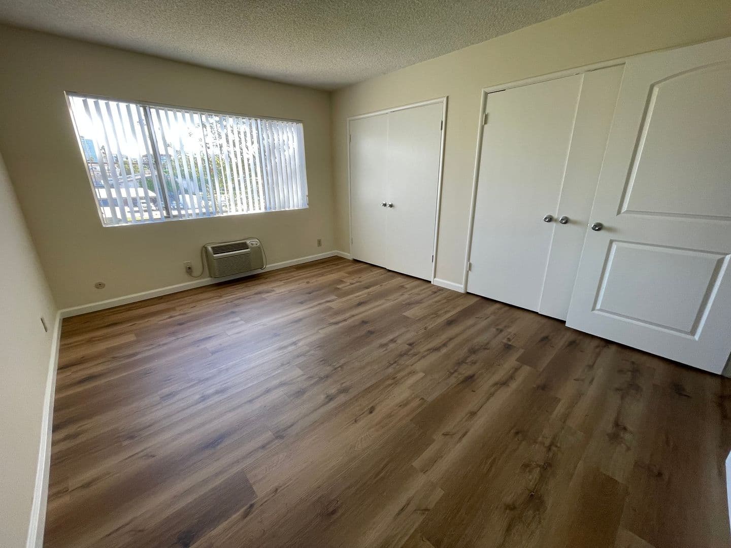 Glendale Apartment: 450 W. Doran St.
