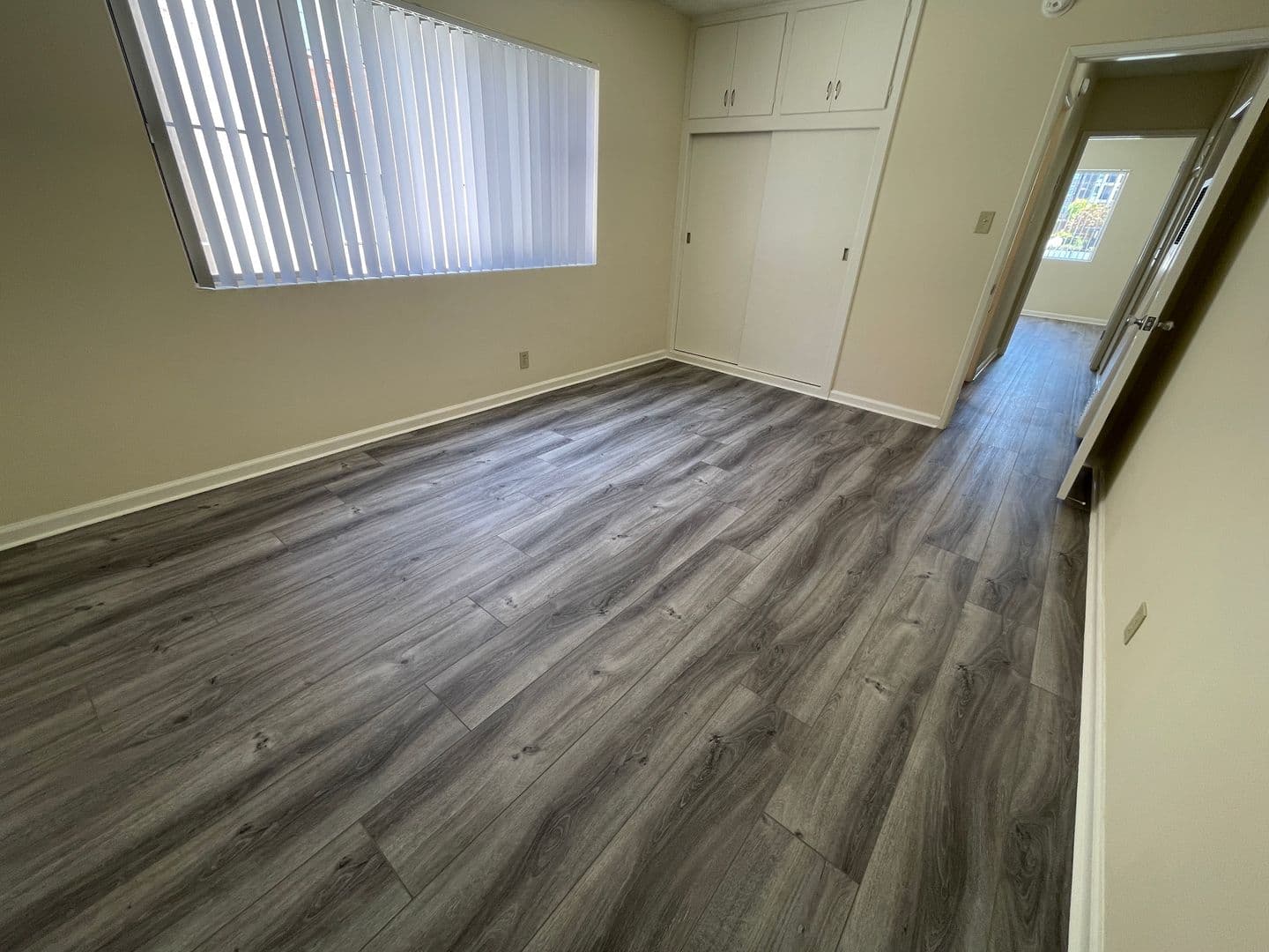 Glendale Apartment: 365 W. Doran St.