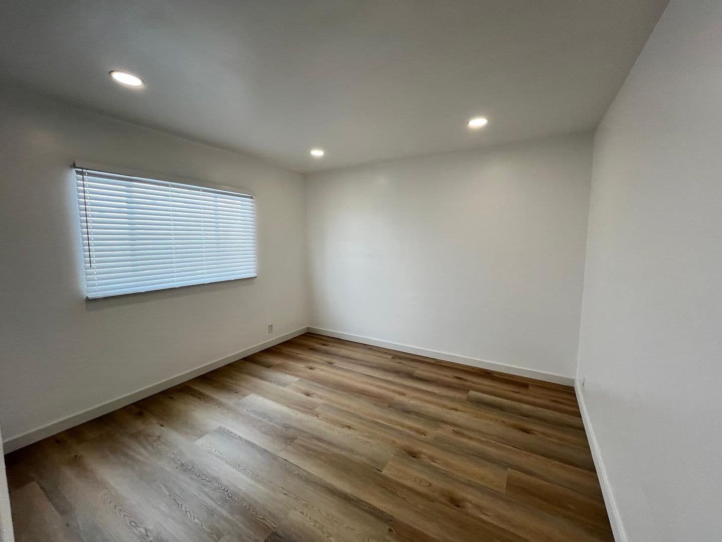 Glendale Apartment: 1038 Sonora Ave