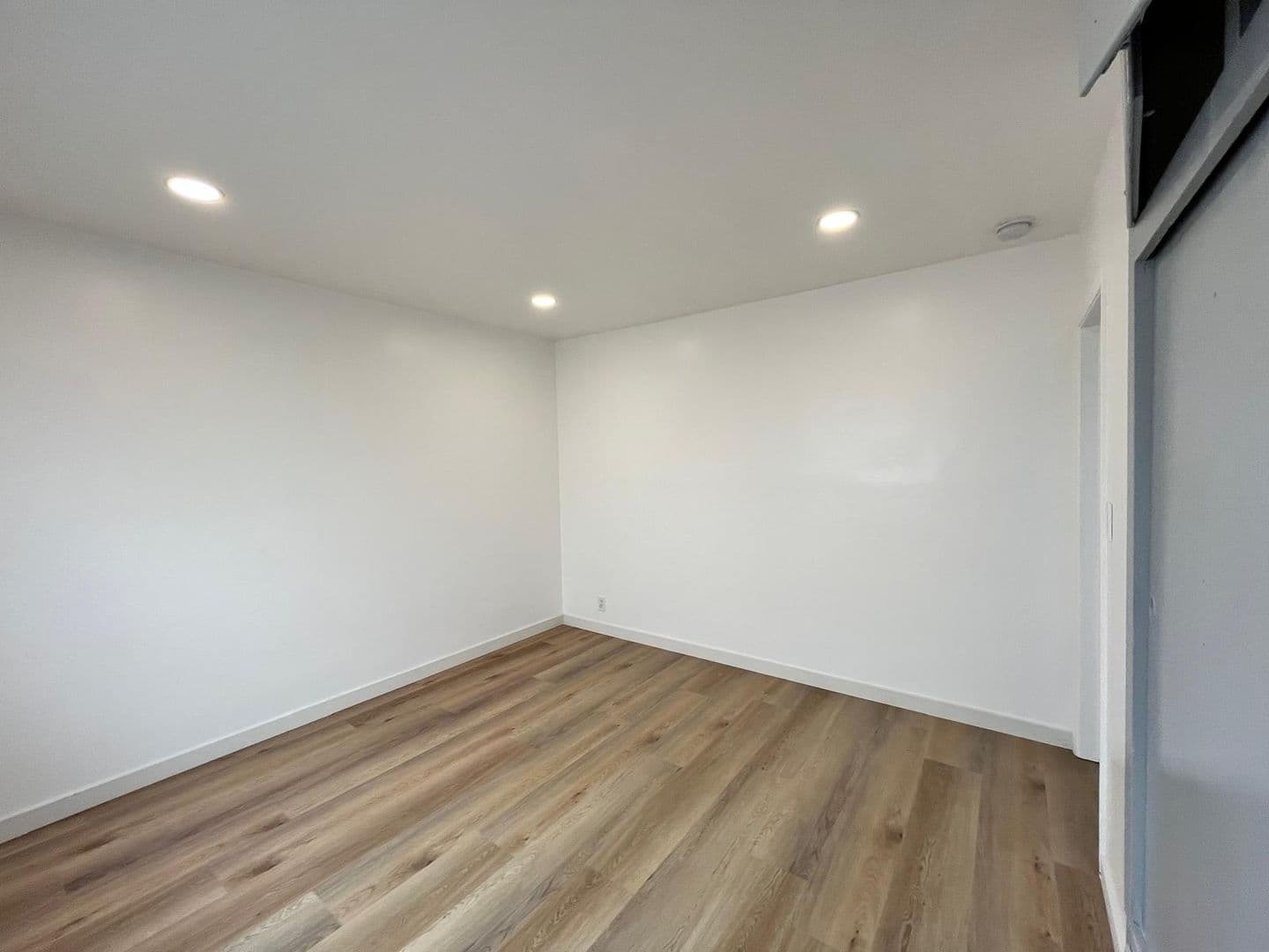 Glendale Apartment: 1038 Sonora Ave