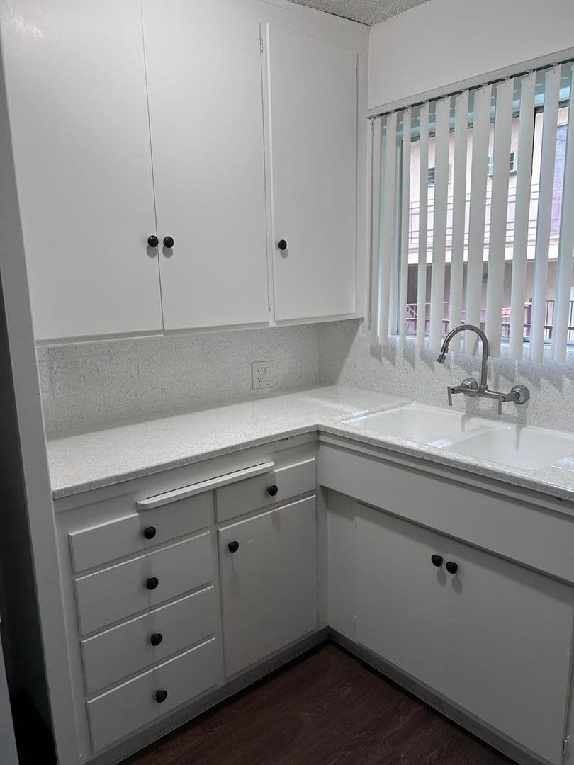 Burbank Apartment: 506 - 508 Palm Avenue