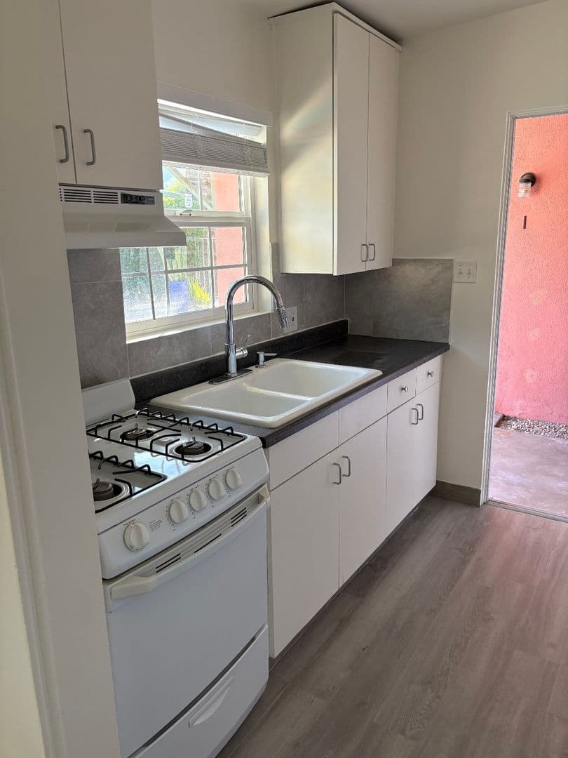 Palm Springs Apartment: 1905 East Tahquitz Canyon Way