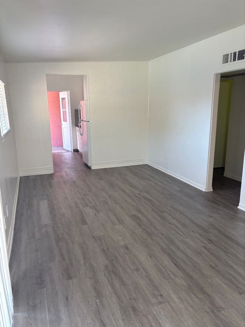 Palm Springs Apartment: 1905 East Tahquitz Canyon Way