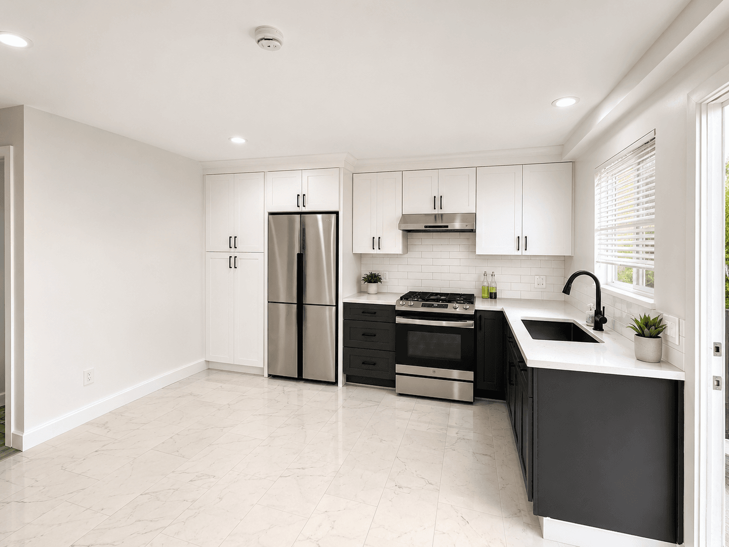 Oakland Apartment: 1464 55th Avenue