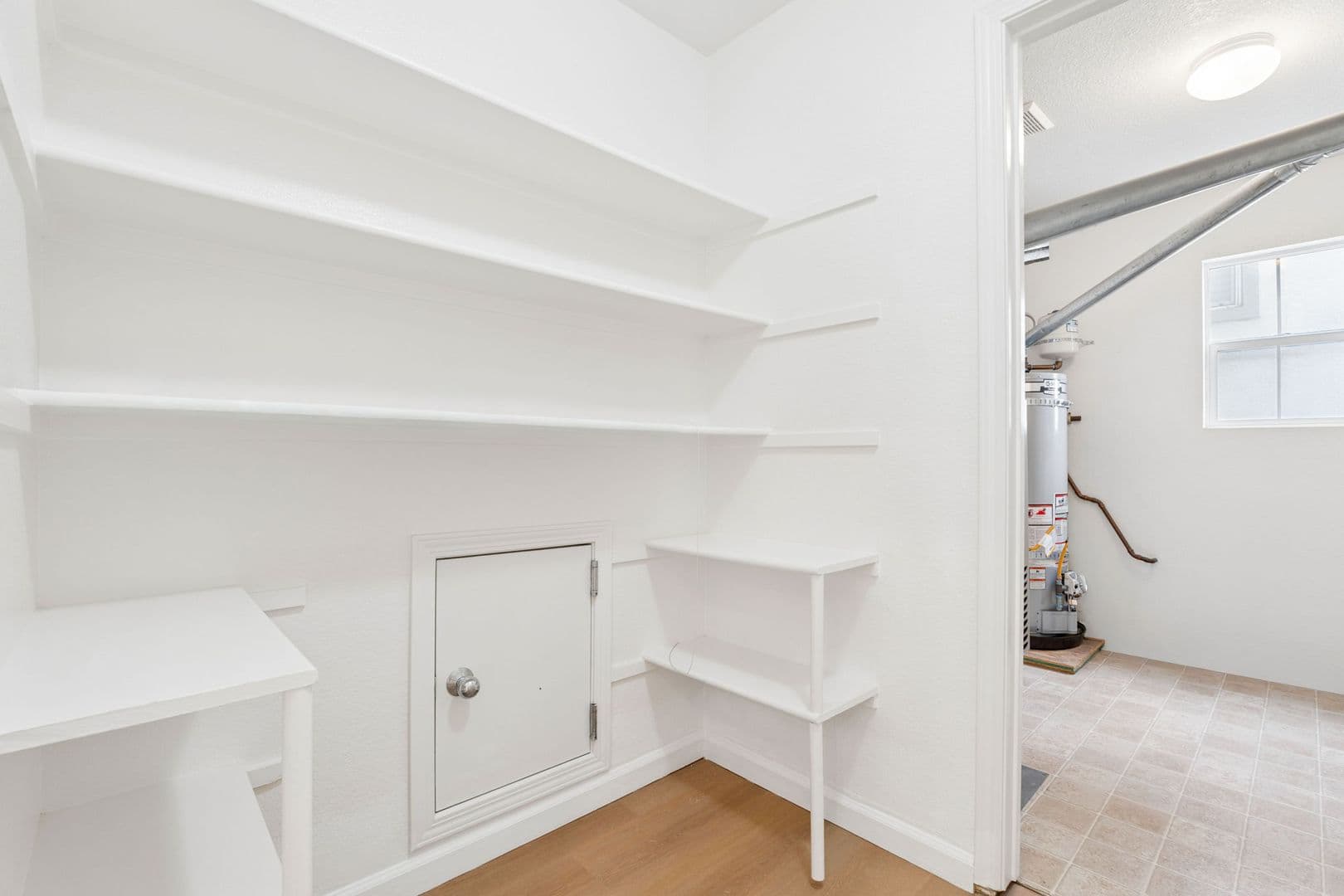 Oakland House: 672 Via Rialto