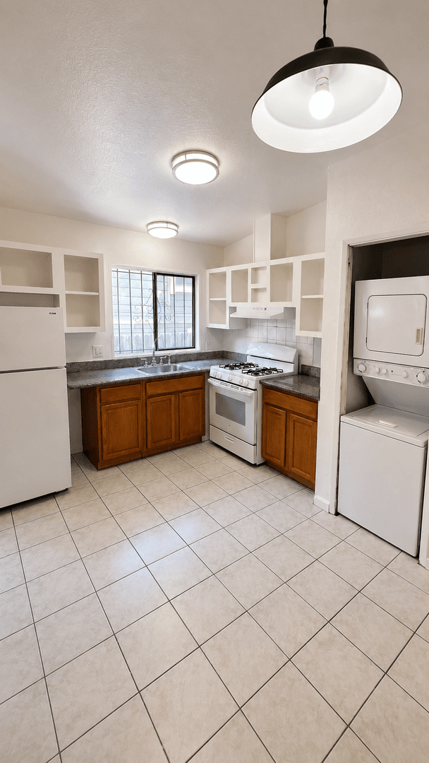 Oakland Apartment: 716 Sycamore Wt