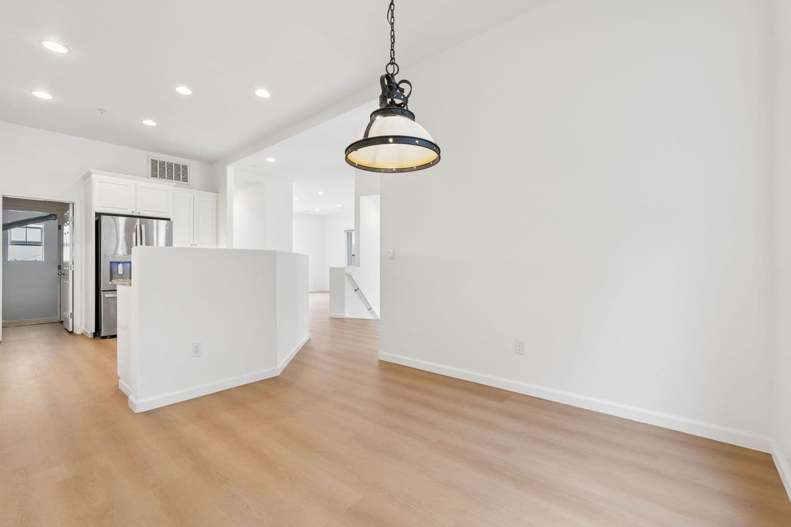 Oakland House: 672 Via Rialto