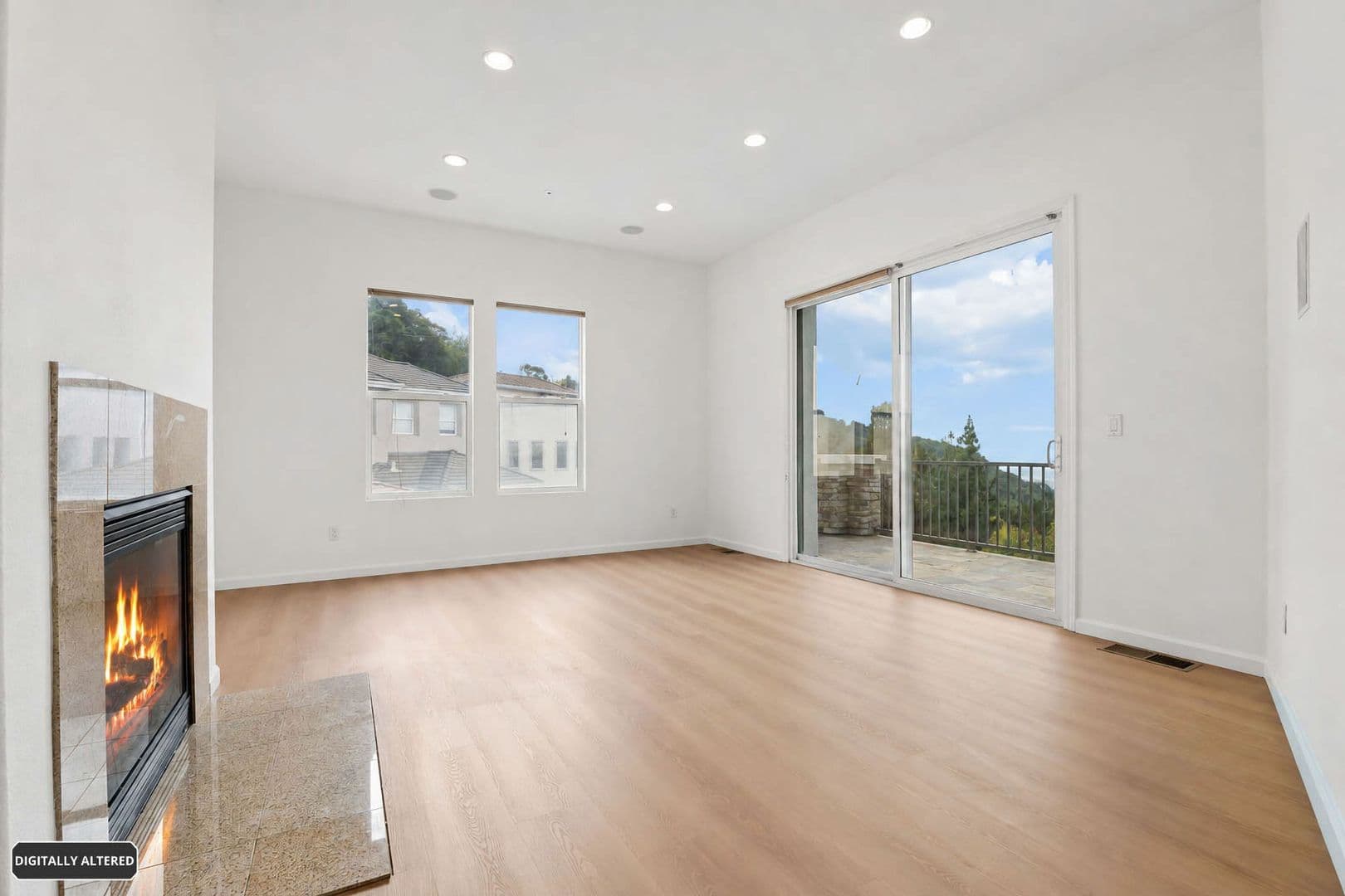 Oakland House: 672 Via Rialto