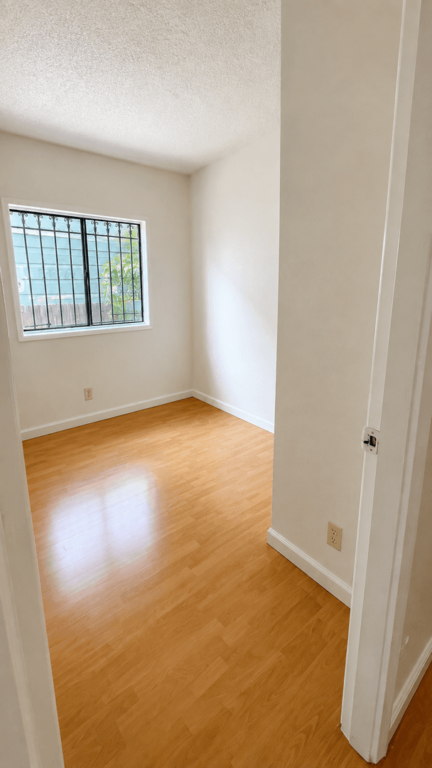Oakland Apartment: 716 Sycamore Wt