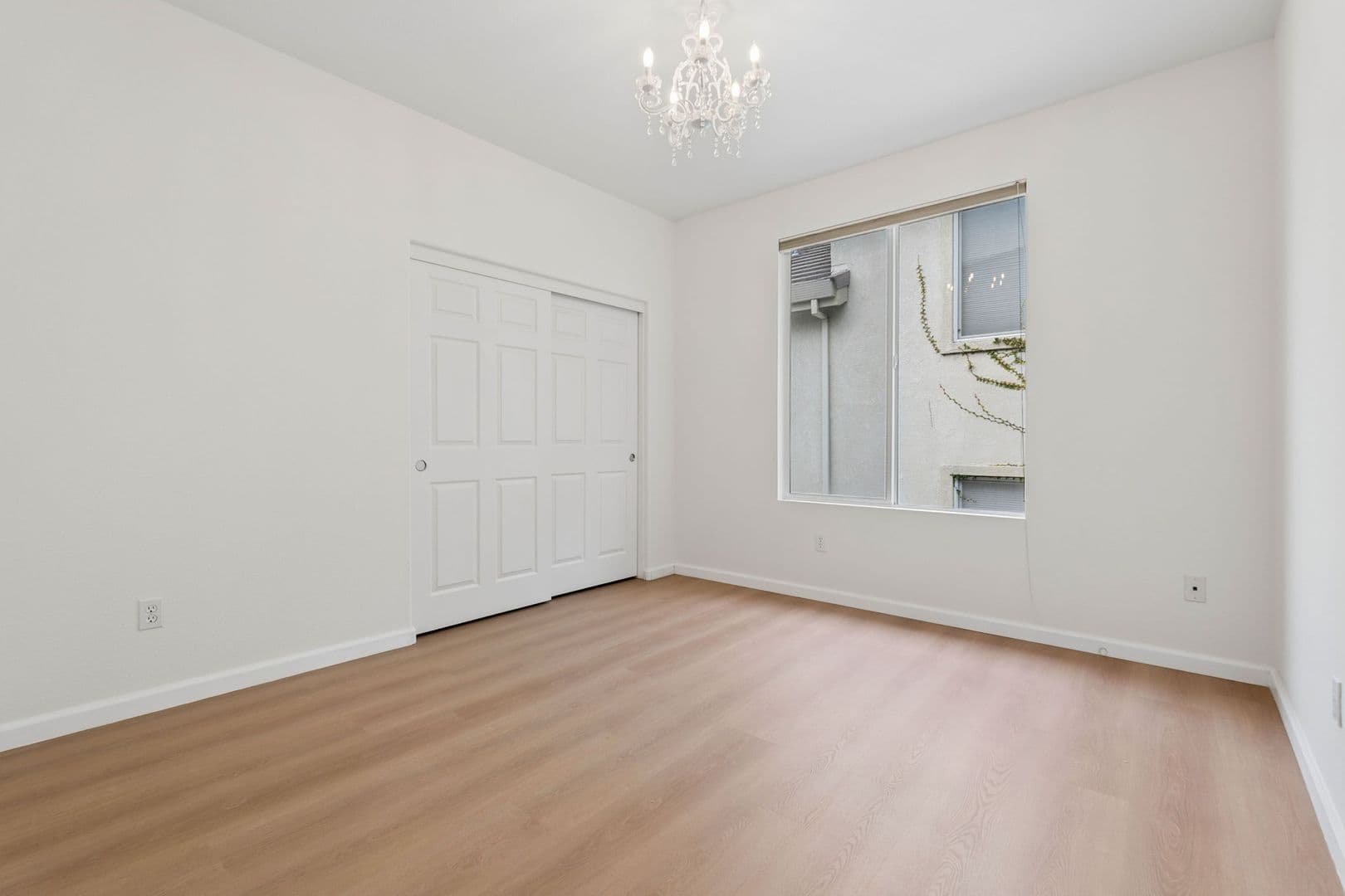 Oakland House: 672 Via Rialto