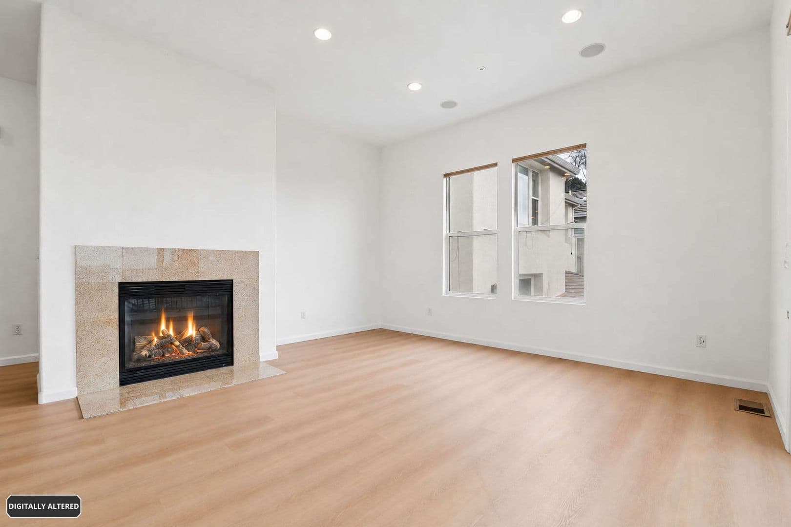 Oakland House: 672 Via Rialto