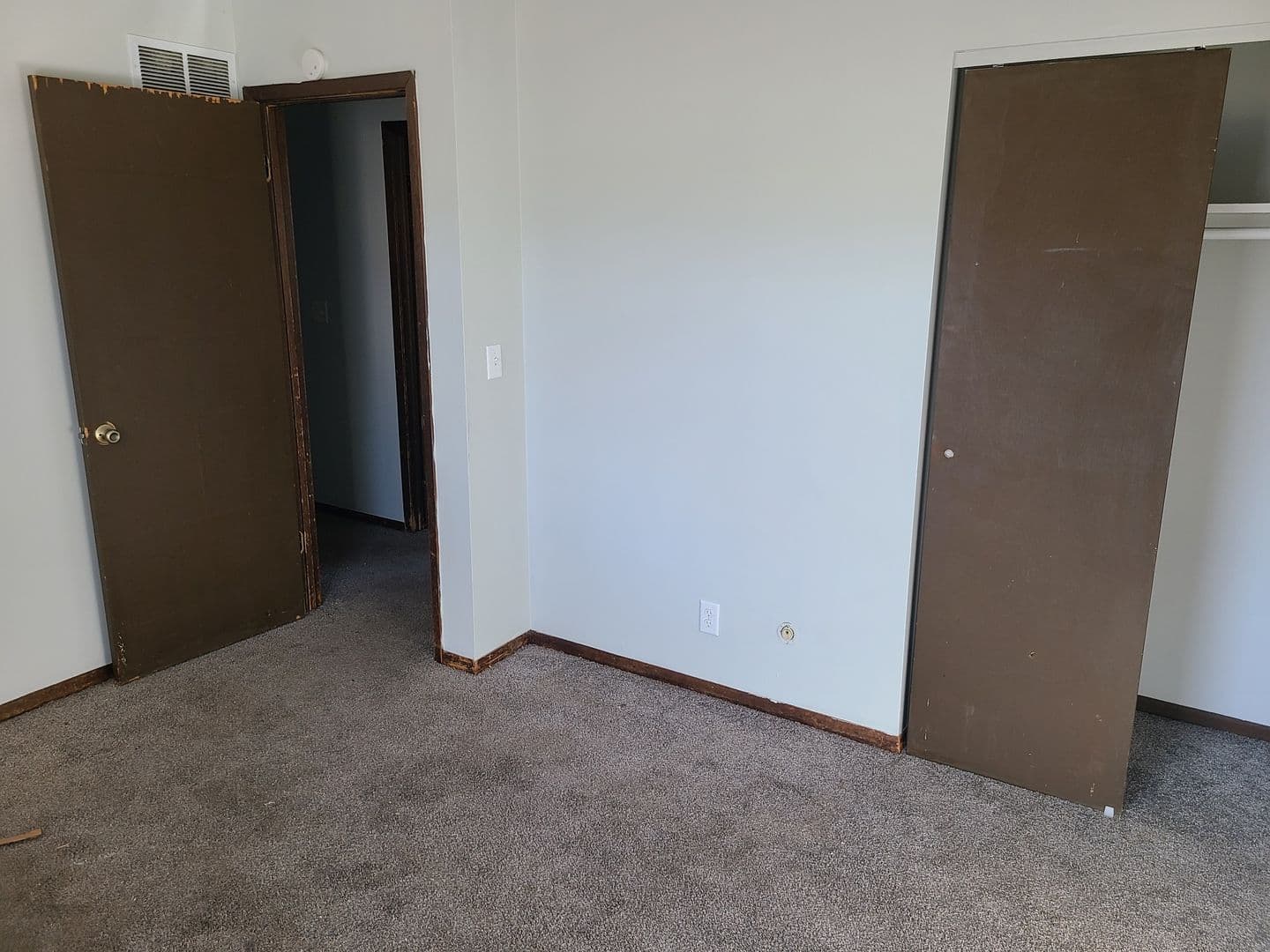 Davenport Apartment: 1916 W 75th PL