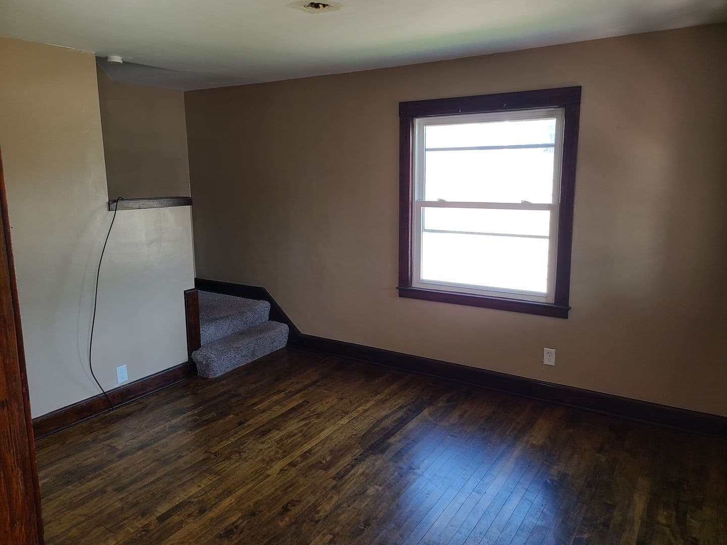 Moline Apartment: 1923 27th St