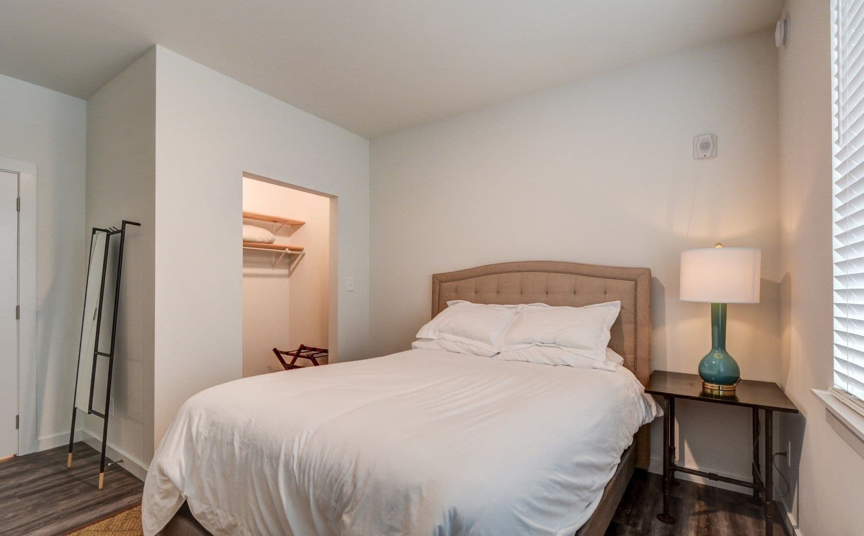 Clarksville Apartment: 712 Main St