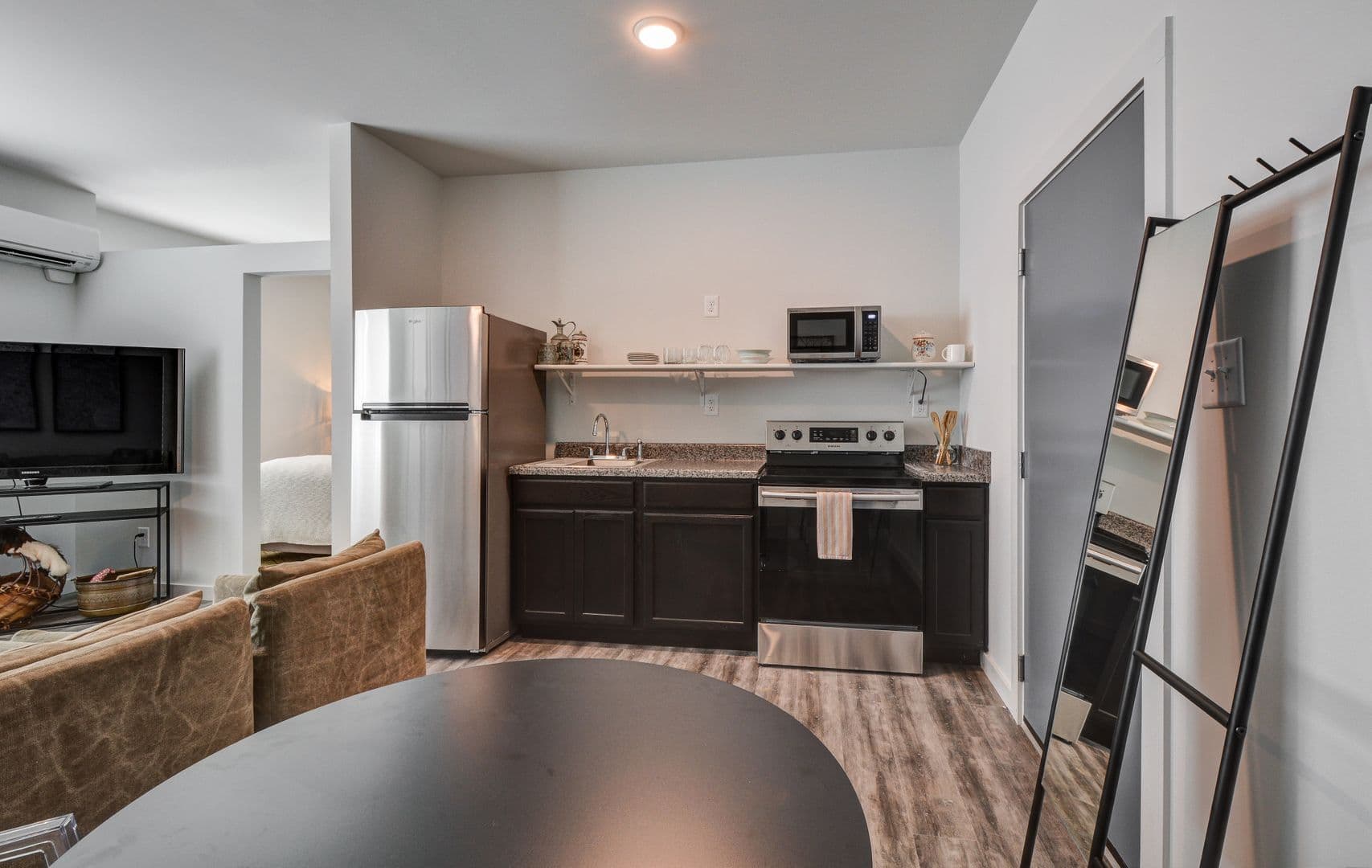 Clarksville Apartment: 712 Main St