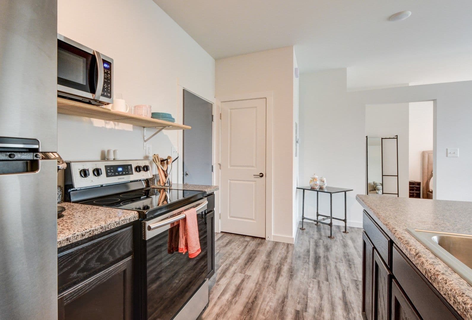 Clarksville Apartment: 712 Main St
