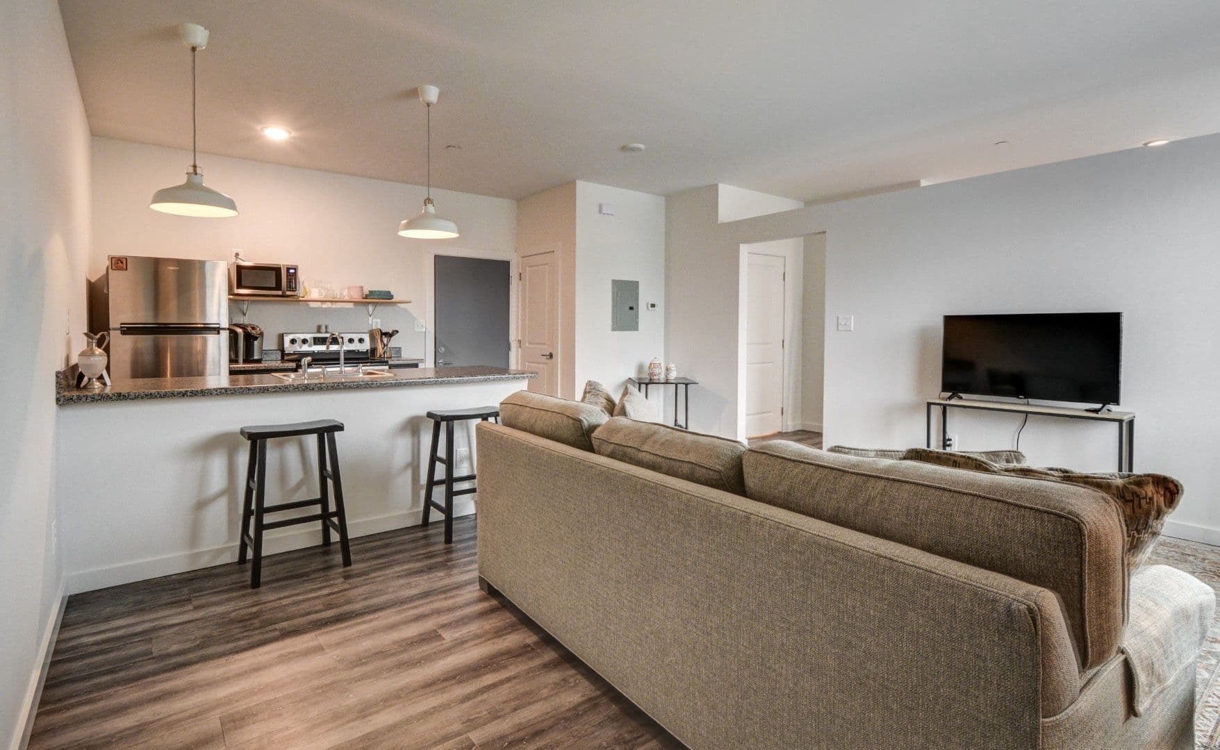 Clarksville Apartment: 712 Main St