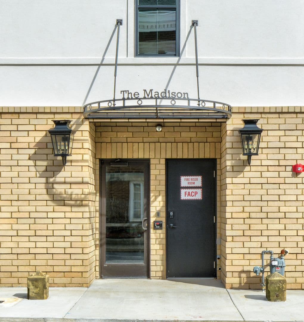 Clarksville Apartment: 518 Madison St