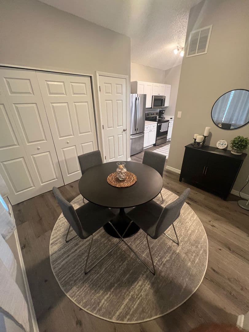 Palm Harbor Apartment: 552 Hammock Drive