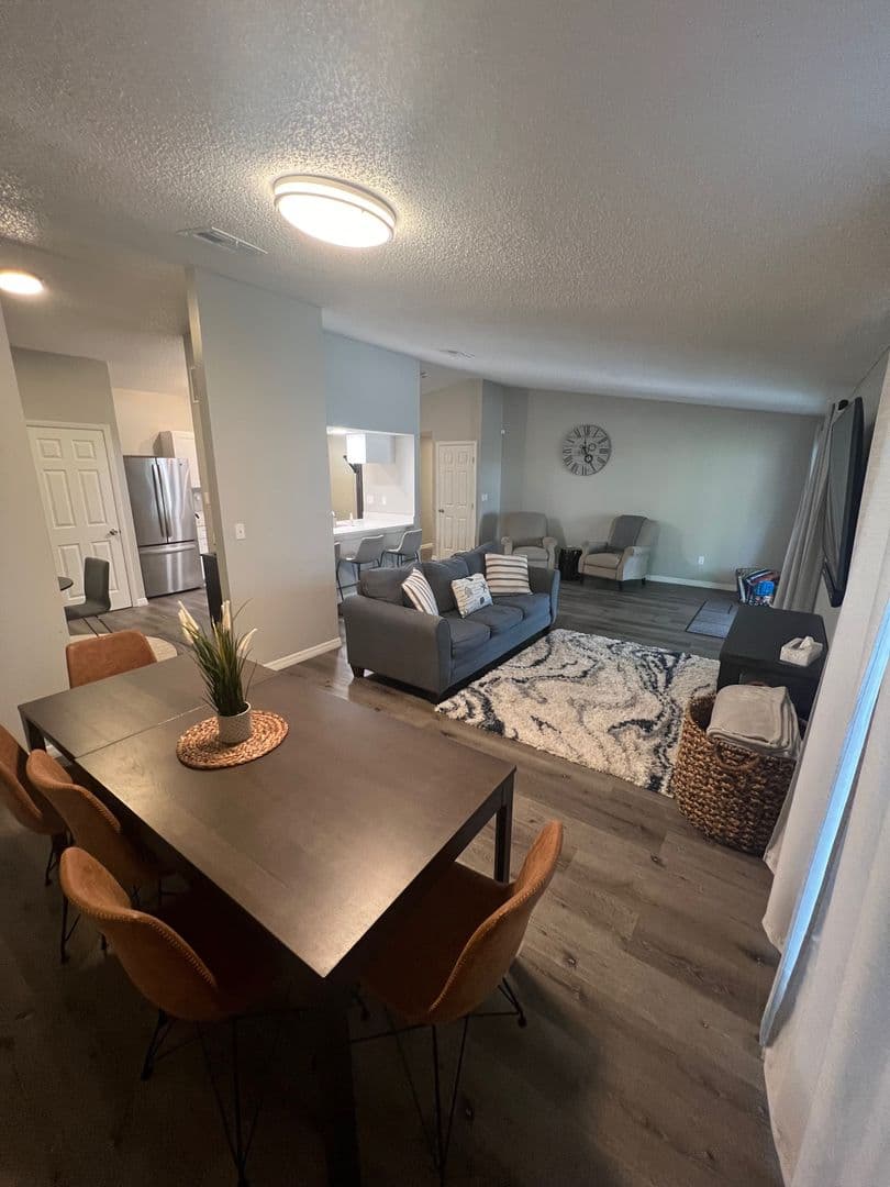 Palm Harbor Apartment: 552 Hammock Drive