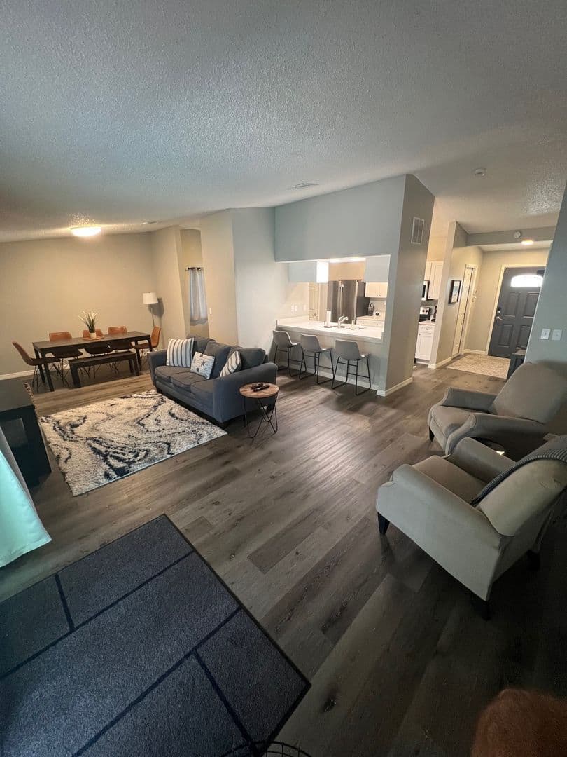 Palm Harbor Apartment: 552 Hammock Drive
