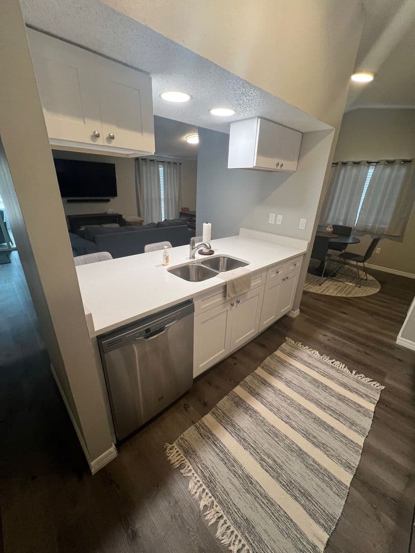 Palm Harbor Apartment: 552 Hammock Drive