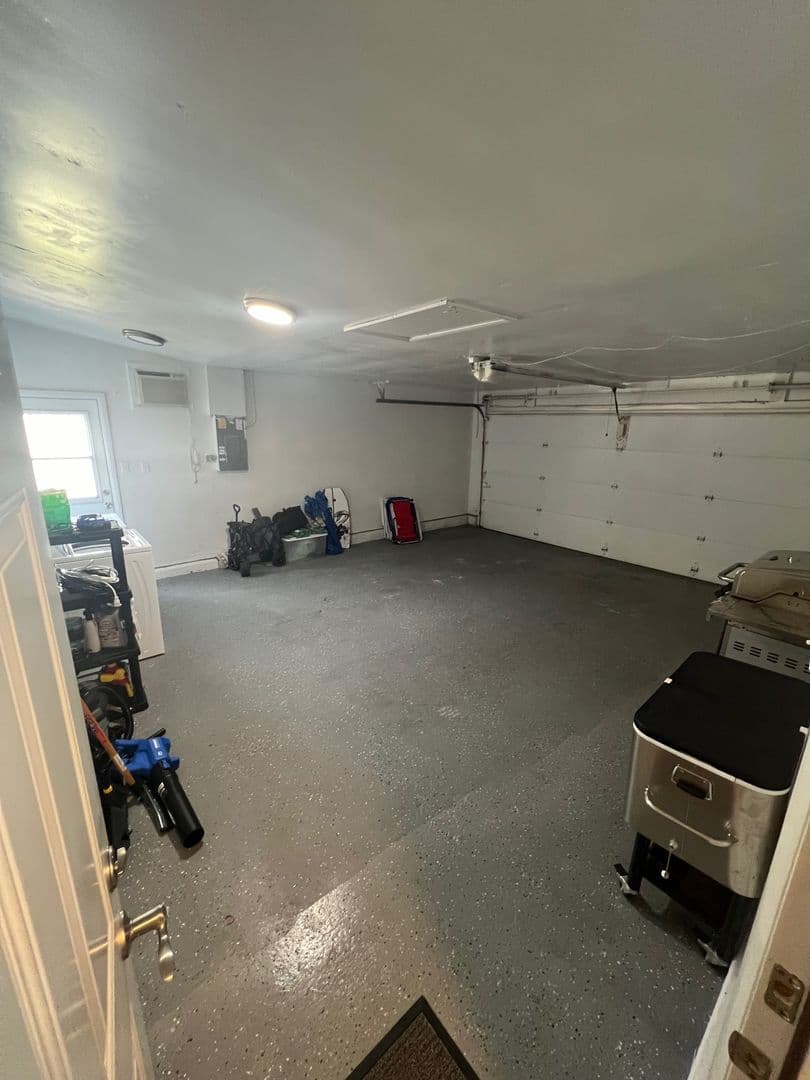Palm Harbor Apartment: 552 Hammock Drive