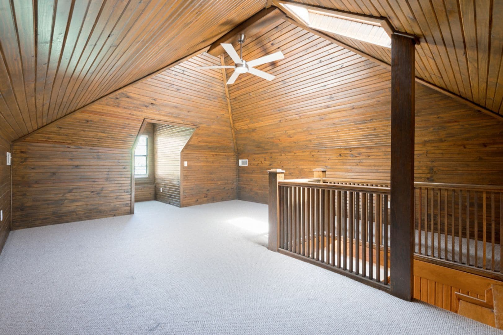 Waxahachie House: 415 W Franklin Street