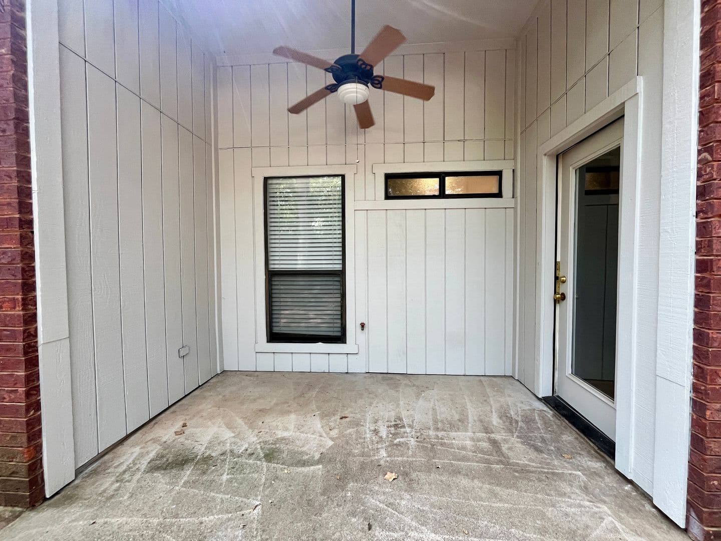 Arlington House: 6105 Paradise Drive