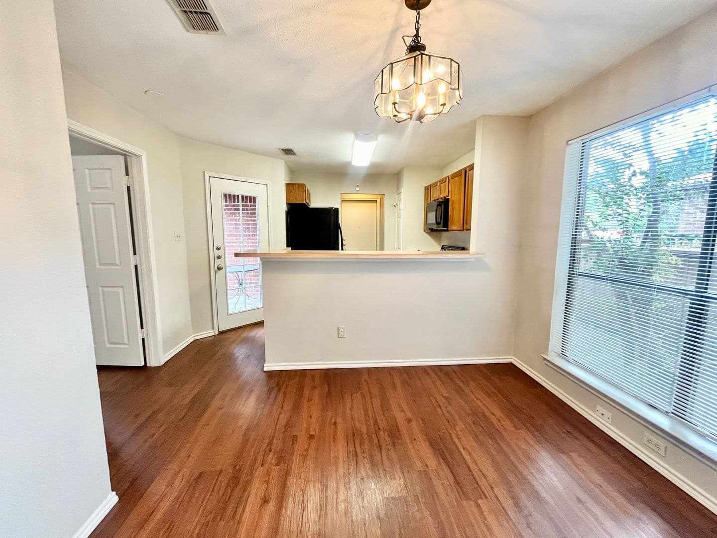 Arlington House: 5531 Whisper Glen Drive
