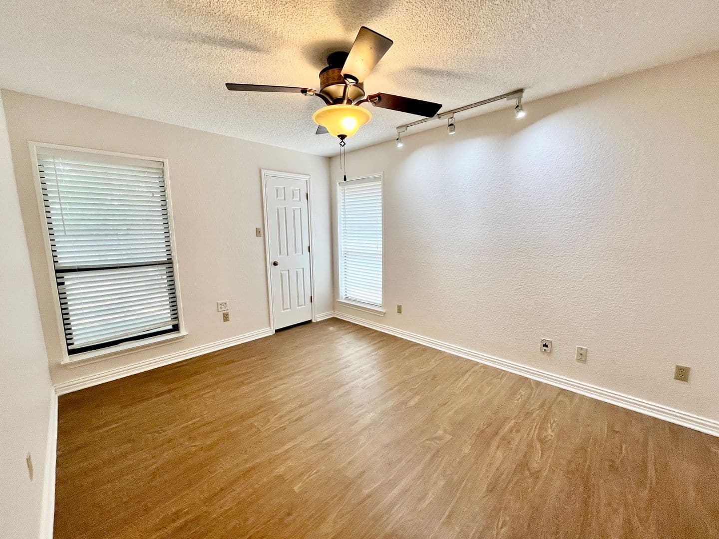 Arlington House: 6105 Paradise Drive