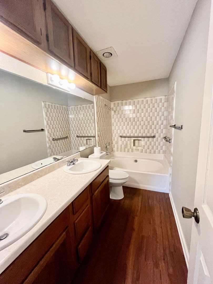 Arlington House: 5531 Whisper Glen Drive