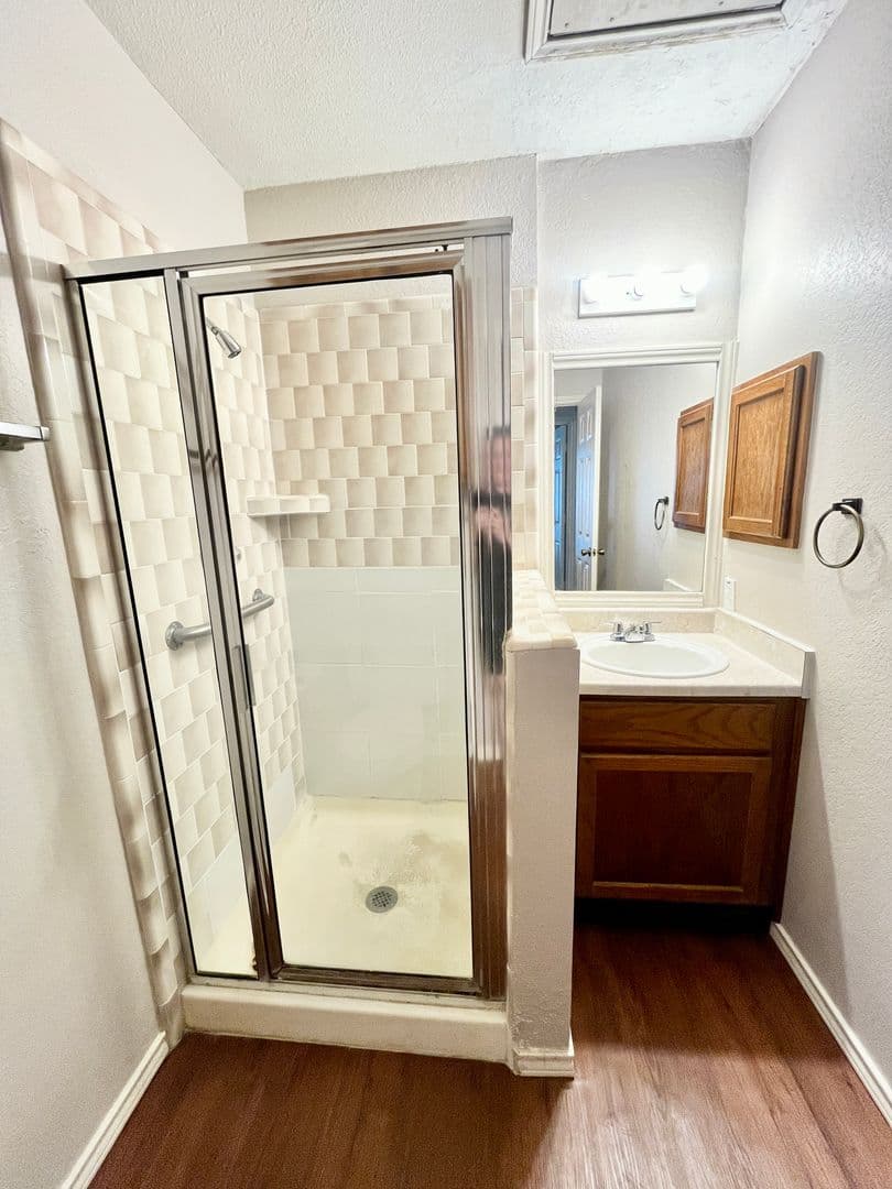 Arlington House: 5531 Whisper Glen Drive