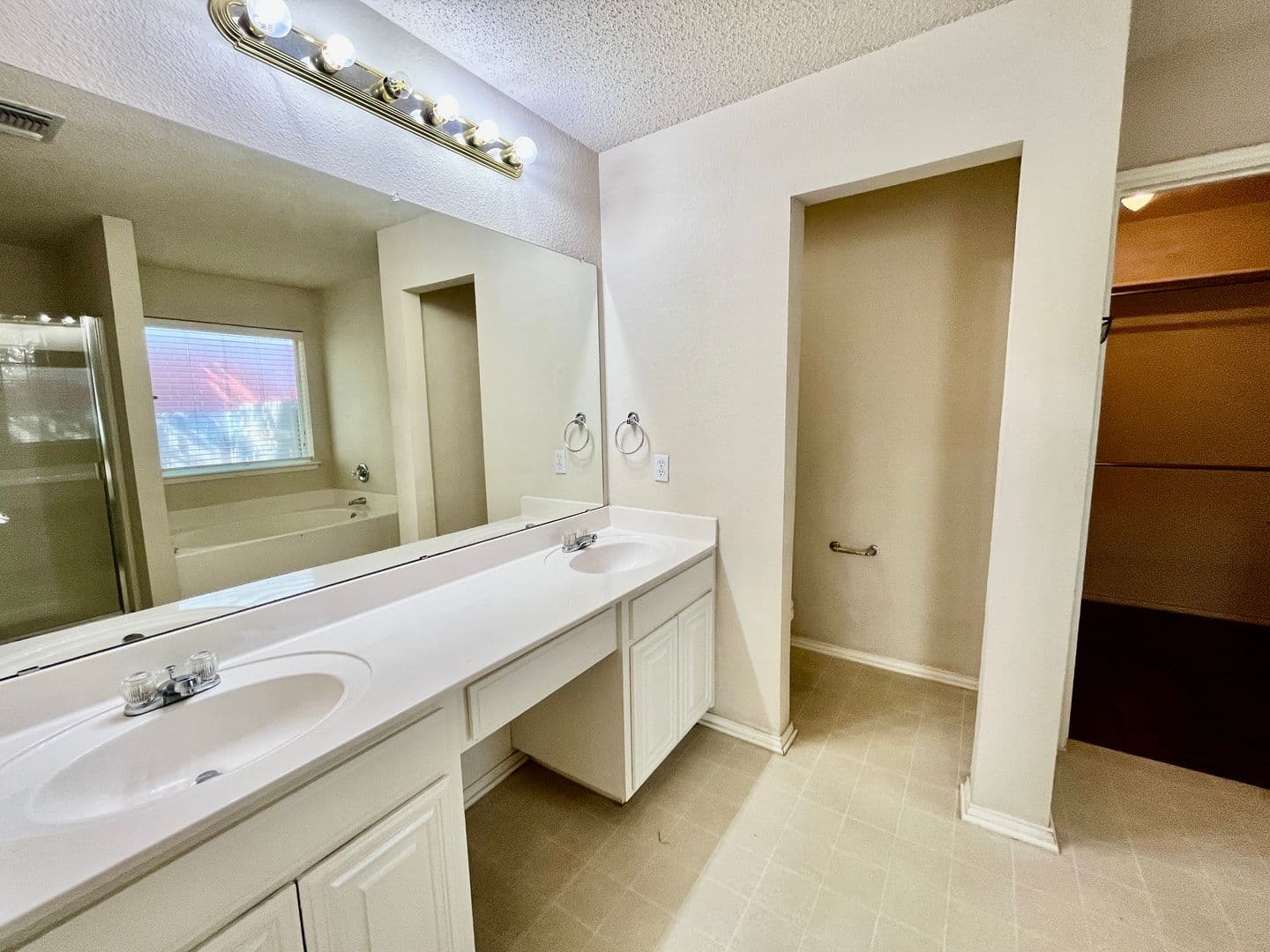 Fort Worth House: 8055 Raleigh Drive