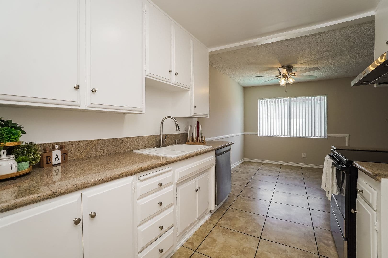 San Gabriel Apartment: 220 E. Live Oak St.