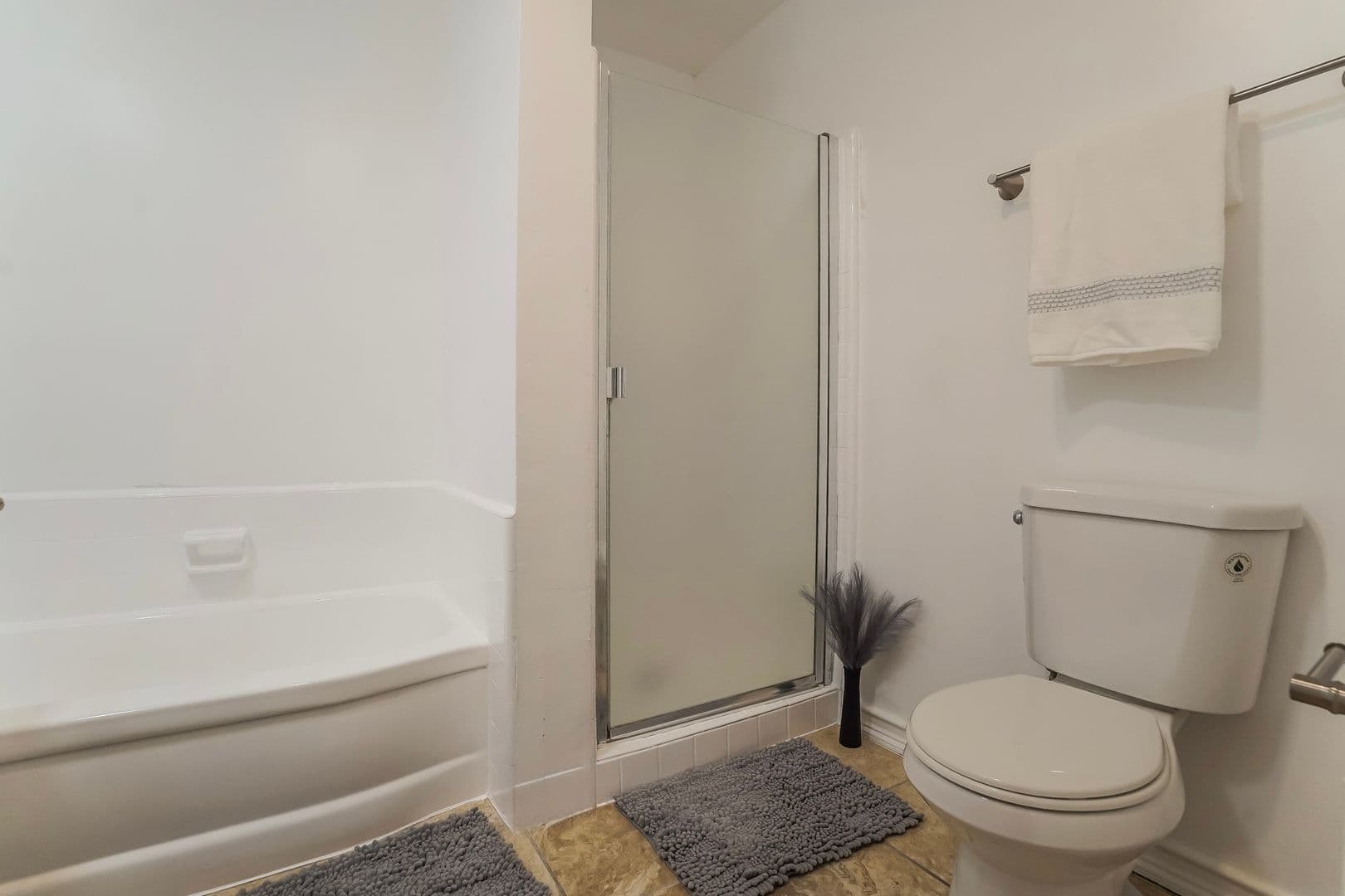 San Gabriel Apartment: 220 E. Live Oak St.