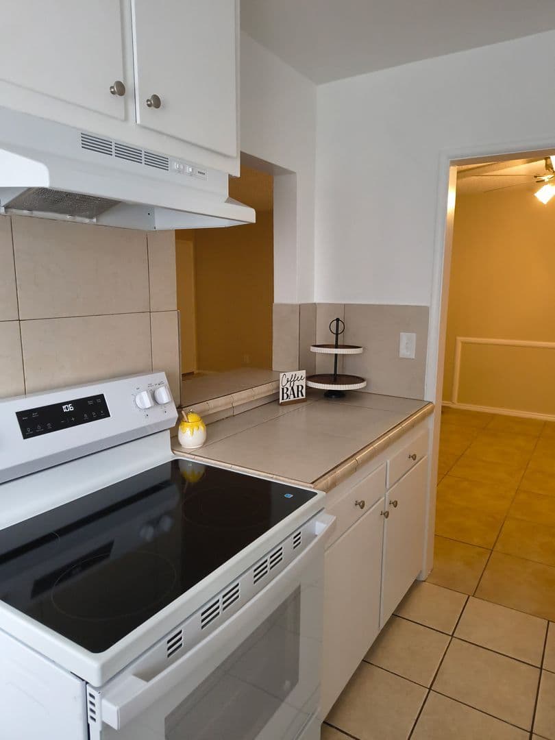 San Gabriel Apartment: 400 E Live Oak St.