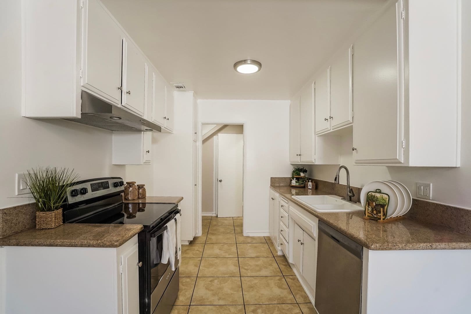 San Gabriel Apartment: 220 E. Live Oak St.