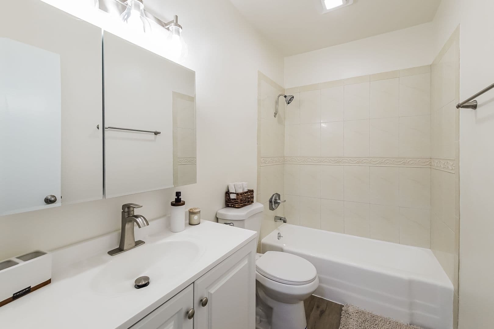 Arcadia Apartment: 1164 W. Duarte Rd