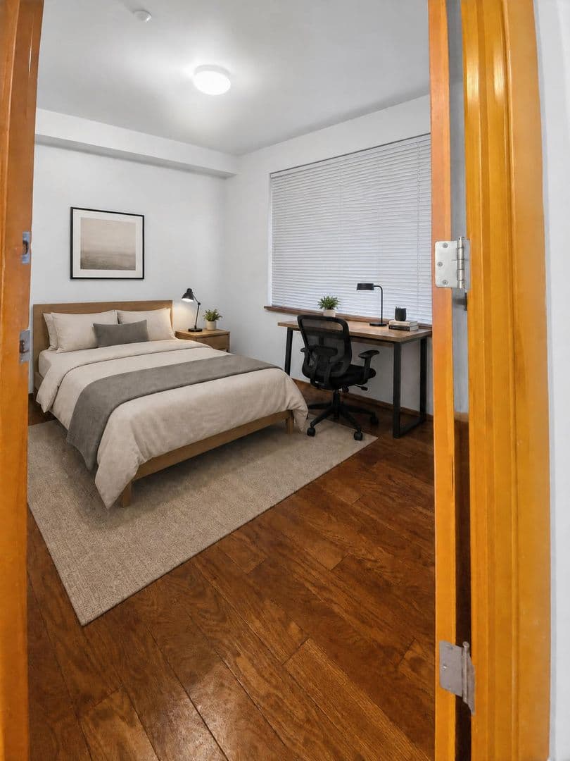 Seattle Apartment: 4245 8th Ave NE #B