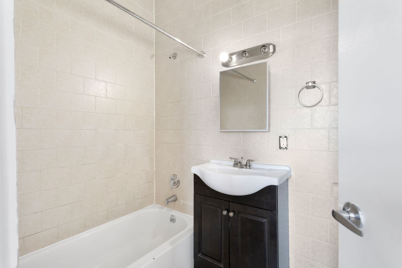 Brooklyn Apartment: 2342 Atlantic Avenue